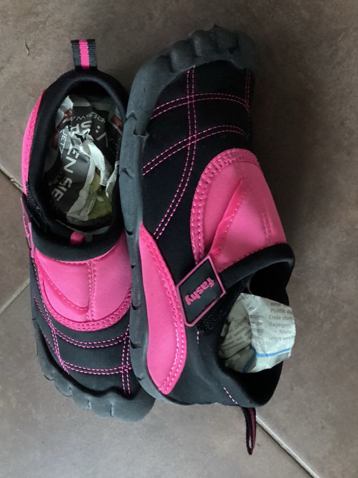 Fashy barfuß bade Kinder Schuhe pink …gr 33 top Zustand in Salzhausen
