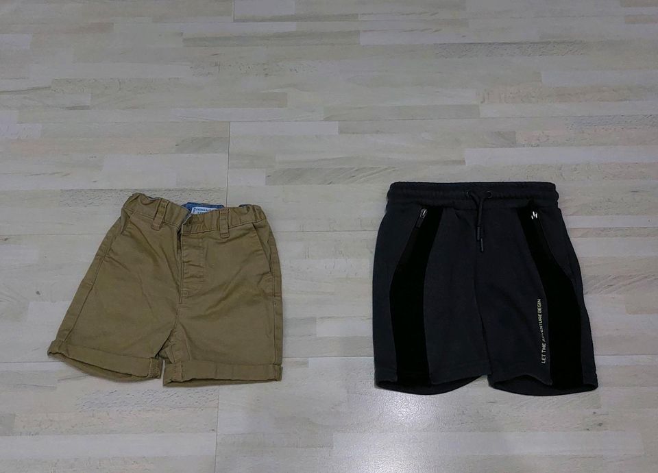 Verschiedene Shorts Gr. 104 ab 2,50€ in Wölfersheim