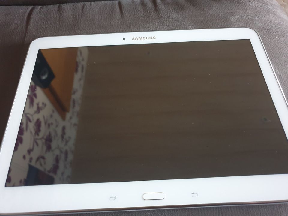 Samsung Galaxy Tab 4 SM-T530 16GB in Wettin-Löbejün