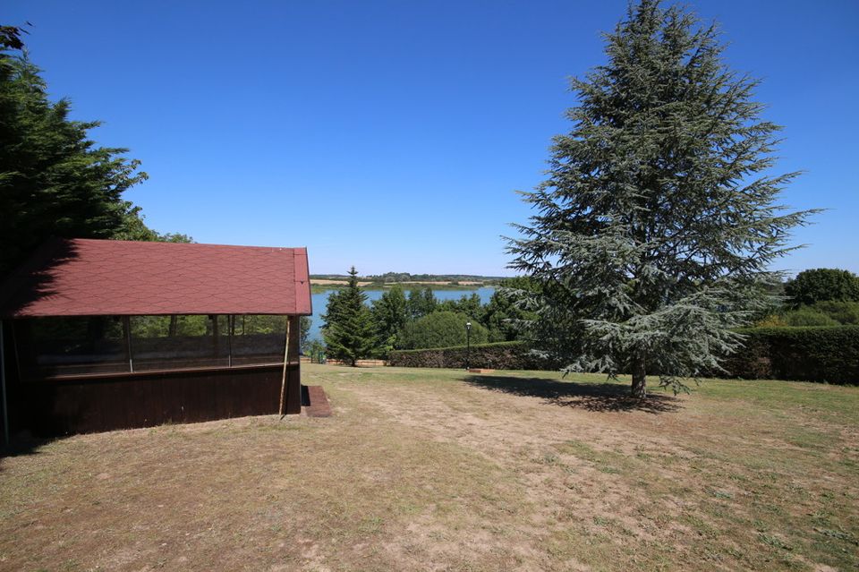 ALLES NEU-EINZIEHEN FERTIG, HOCHWERTIGES 3 Familien Landhaus direkt am SEE, BOOTSSTEG, BOOT, Video in Nordwestuckermark