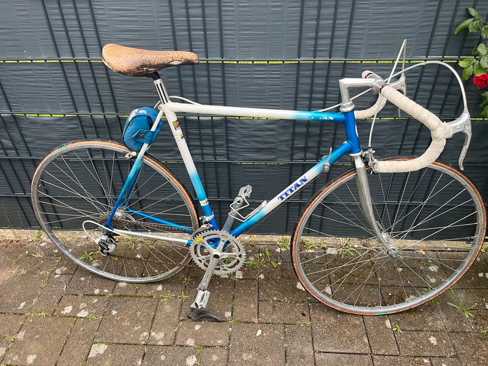 Rennrad Titan blau weiß vintage in Rommerskirchen