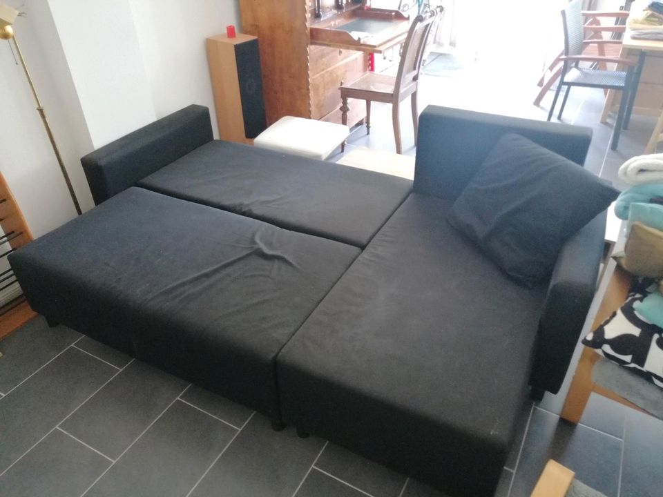 Schlafcouch schwarz in Oberschleißheim