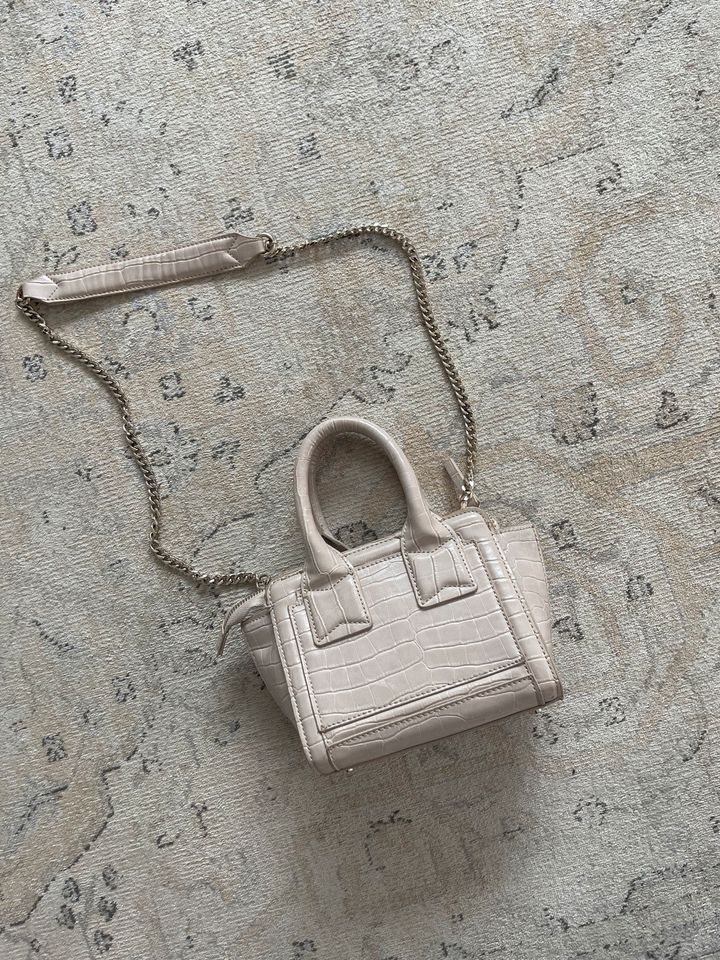 ZARA kleine Handtasche beige Kroko Optik Creme Silber crossbody in Harsefeld