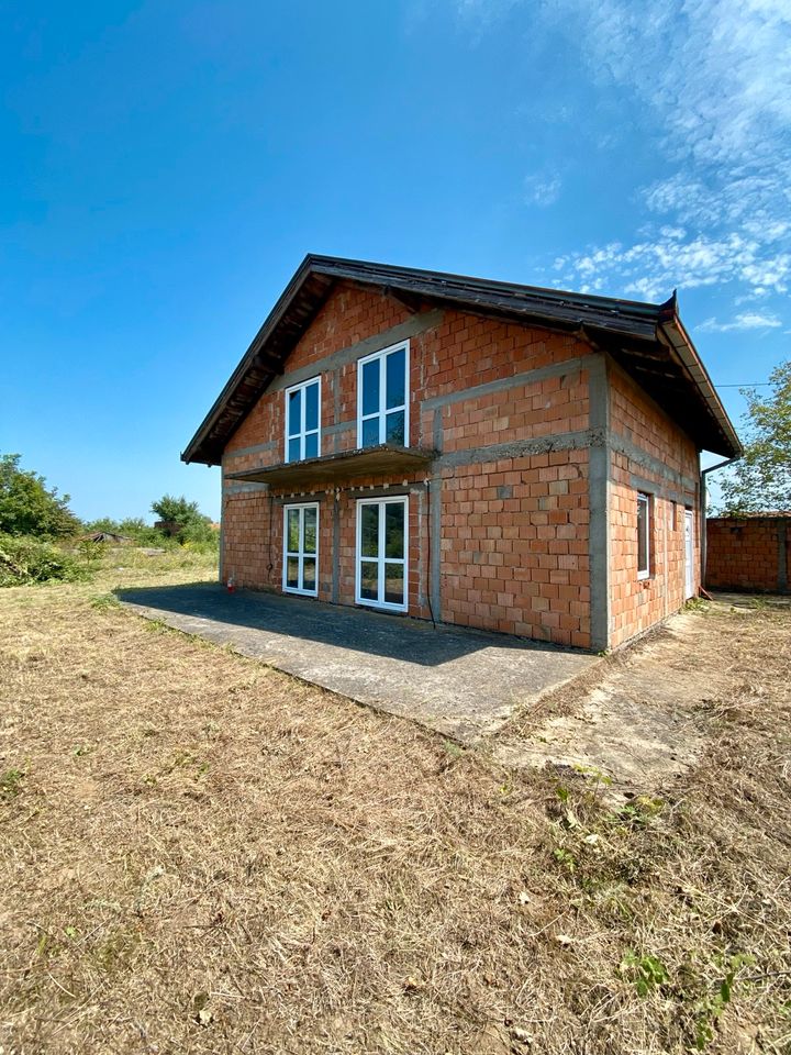 Sonniges Einfamilienhaus in Serbien Belgrad zu verkaufen in München