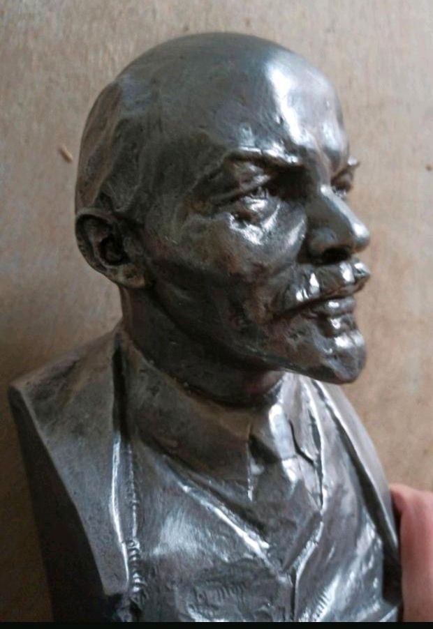 Detaillierte Lenin Statue in Langdorf