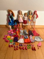 Barbie Set Barbies mit Zubehör Kleider, Röcke, Schuhe, Taschen Nordrhein-Westfalen - Herne Vorschau