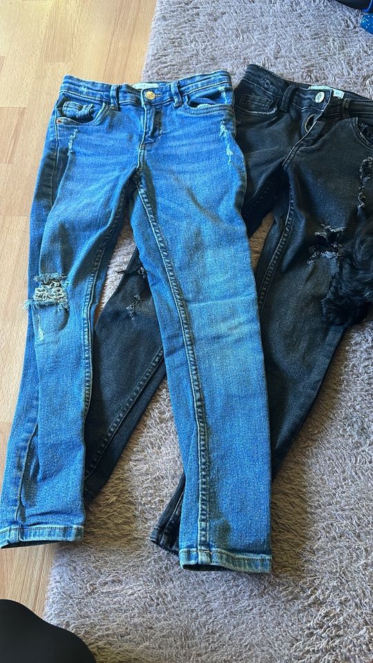 Zara Skinnyjeans gr. 128 in Berlin