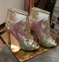 Ausgefallene Designer High Heels mit floraler Stickerei Baden-Württemberg - Horb am Neckar Vorschau