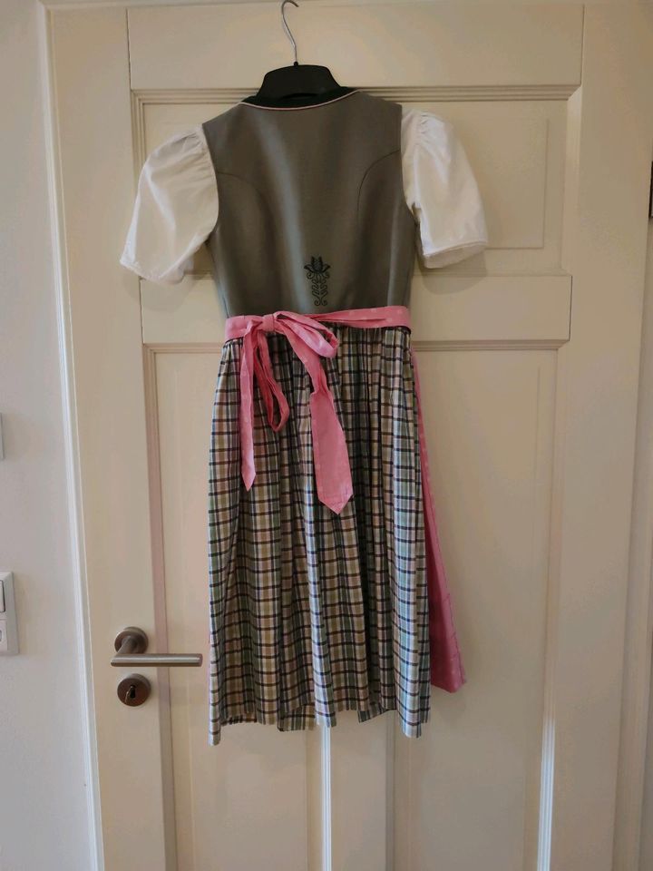 Dirndl für Kinder, Herzklopfen, Gr 140 in Stutensee