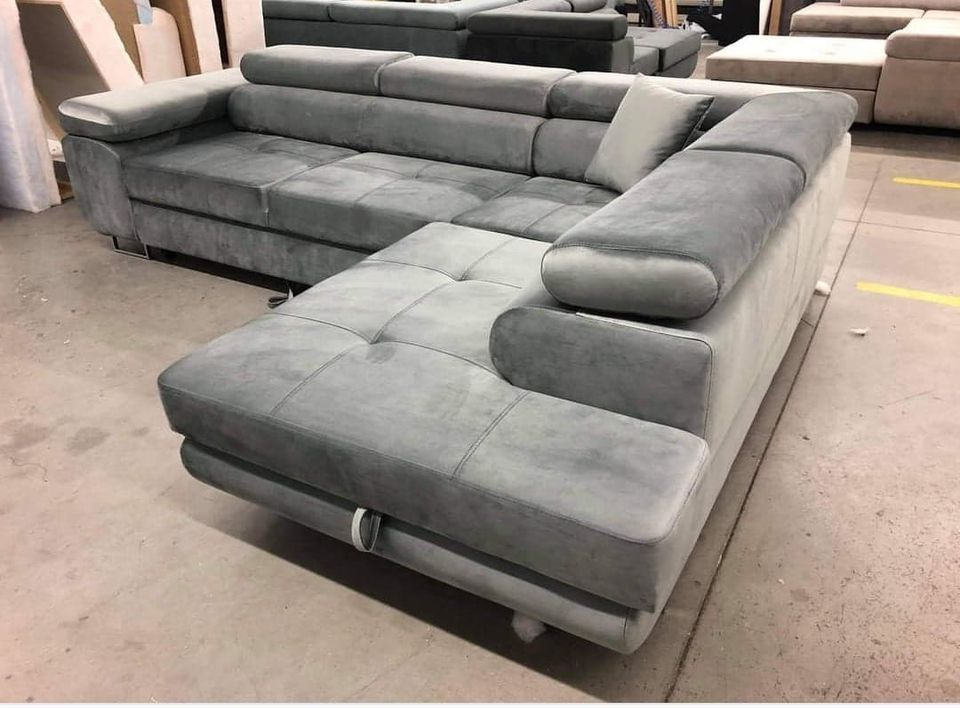 Ecksofa mit schlaffunktion/ sofa / couch / Wohnzimmer in Berlin