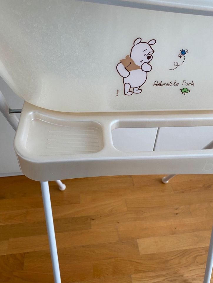 Baby Badewanne mit klappbarem Ständer in Düsseldorf