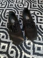 Vans Schuhe Sneaker Stoffschuhe schwarz 37 Dresden - Neustadt Vorschau