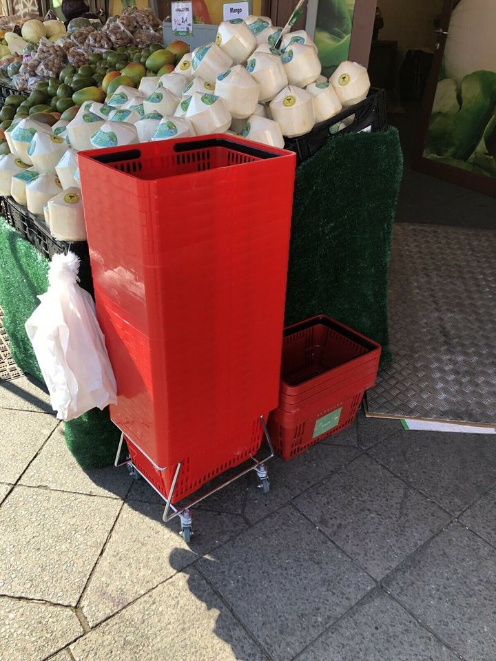 15 x Einkaufskorb rot mit Sammelwagen alles neu Einkaufskörbe in Berlin