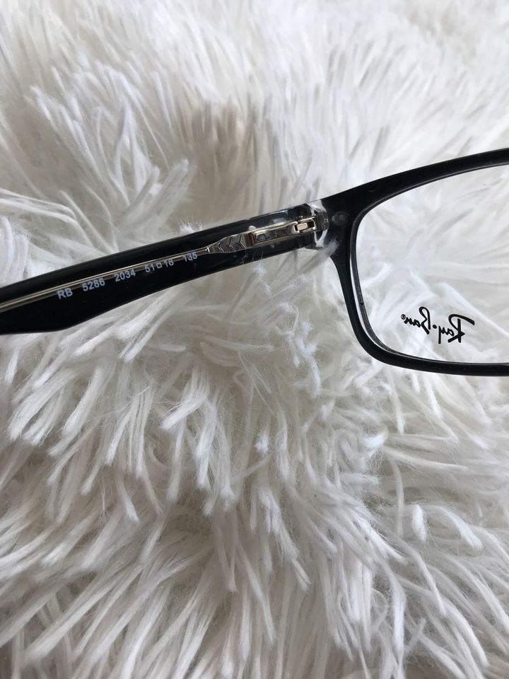 RayBan Brillengestell schwarz in Neu-Isenburg