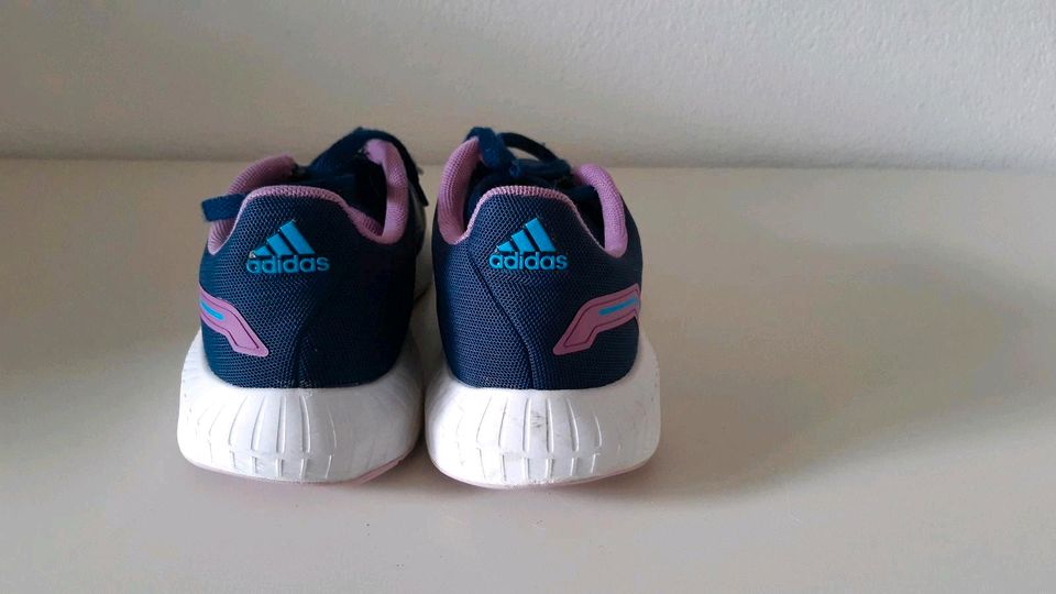 Adidas Turnschuhe /Sneaker, blau, Gr. 36 in Stuttgart