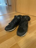 Schwarze Damen-Sneaker aus Wildleder – Thüringen - Suhl Vorschau