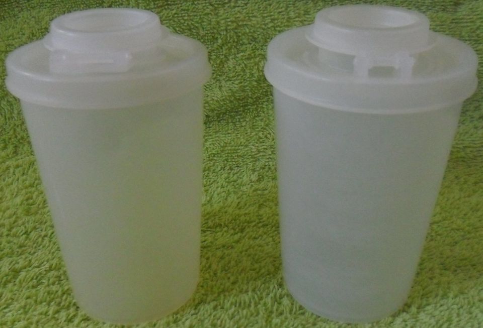 3 Tupperware Salz- & Pfefferstreuer aus Kunststoff, ca 60er Jahre in Eltville