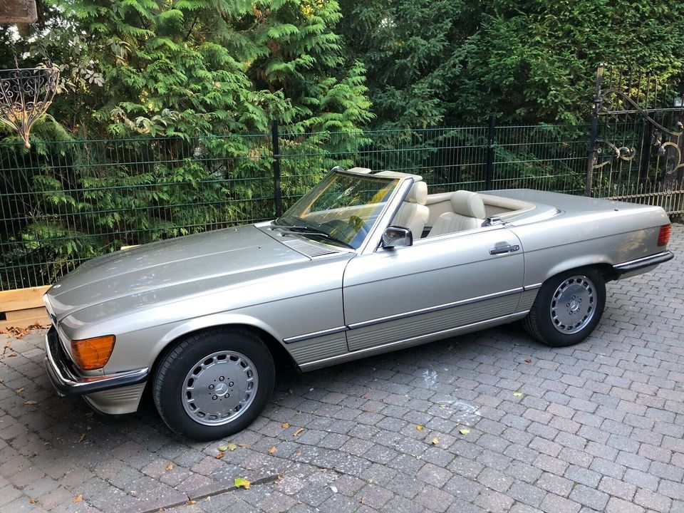 NEUBEZUG LEDERSITZE LEDERAUSSTATTUNG MERCEDES BENZ MB W107 R107 C107 SL SLC LEDER SITZE AUTOSITZE NEU BEZIEHEN LASSEN AUTOSATTLEREI SATTLER DEUTSCHLANDWEITER HOL- UND BRINGSERVICE ECHTLEDER in Hamburg