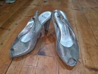 Leder-High-Heels (K&S, Gr. 38) Bayern - Veitsbronn Vorschau