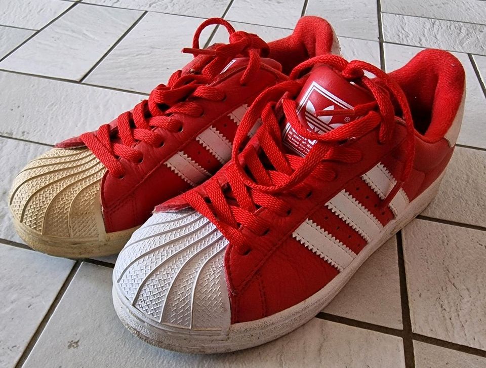 Adidas Superstar rot Größe 39 in Nordrhein-Westfalen - Gladbeck | eBay  Kleinanzeigen ist jetzt Kleinanzeigen