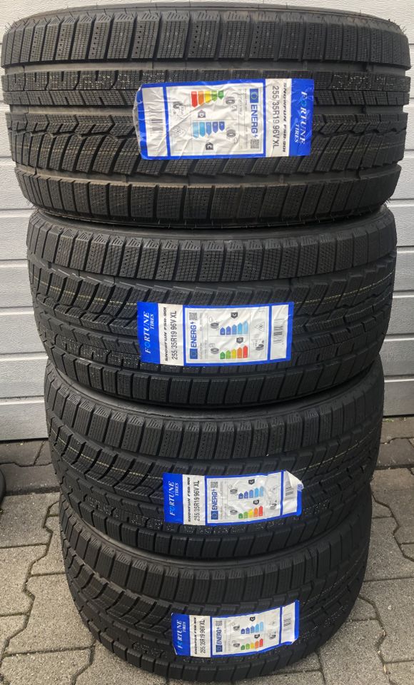 4x Neue Winterreifen (((255/35 R19 96V XL))) in Herne