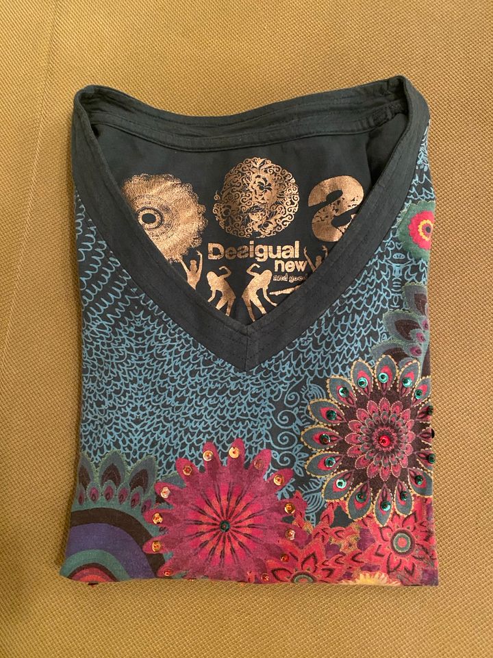 Desigual Pullover Longsleeve mit Ziersteinen *wie neu* in München