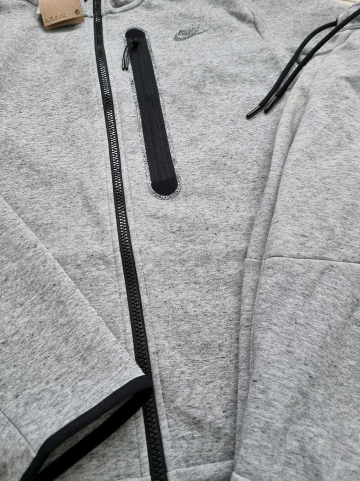 Nike Tech Fleece Trainingsanzug | Reflective | Jacke L + Jogger M in Wolfsburg