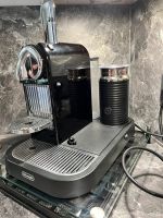 DeLonghi Kapselamschine inkl. Milchaufschäumer und Kapselhalter Saarland - Großrosseln Vorschau