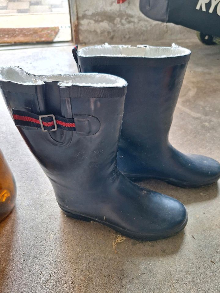 Damen Gummistiefel Größe 40 mit Fell in Arnsberg