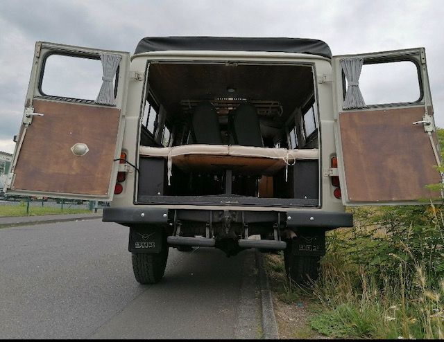 UAZ 452 Buchanka 4x4 Wohnmobil mit Ausstelldach in Viersen