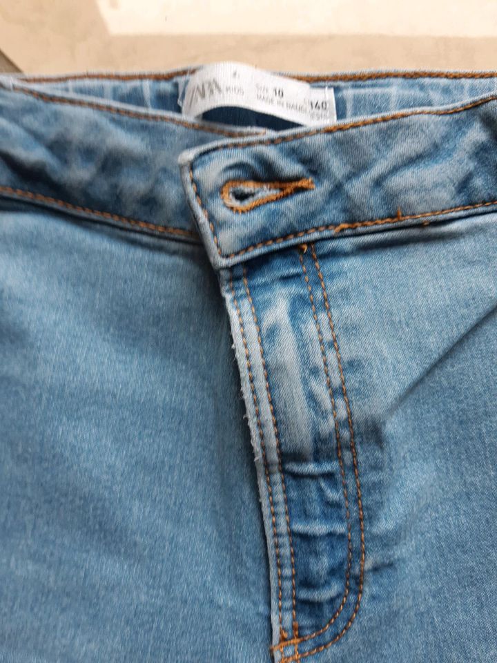 Zara Mädchen Jeans - Gr. 140 in Herne