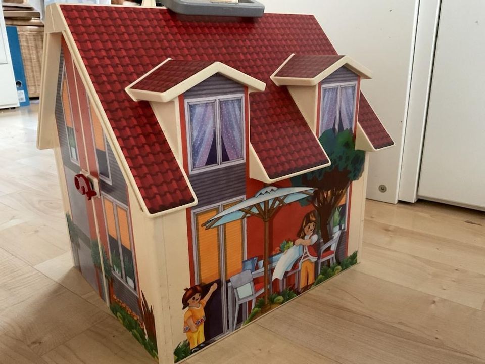 Playmobil Puppenhaus Wohnhaus extra viel Zubehör in Berlin