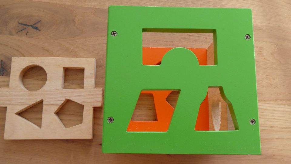Sortierbox / Steckspiel Holz für Kleinkinder in Dresden