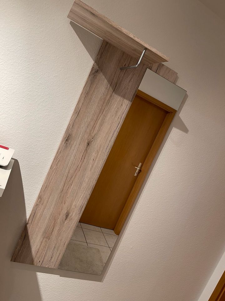 Garderobe mit Spiegel und Hutablage in Hambrücken