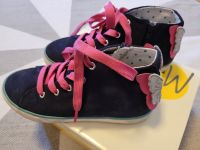 Sneaker Turnschuhe Mini Boden Next Gr. 33 blau pink fast wie neu Berlin - Pankow Vorschau