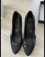 Bugatti highheel Pumps schwarz schleife gr. 38 Berlin - Tempelhof Vorschau