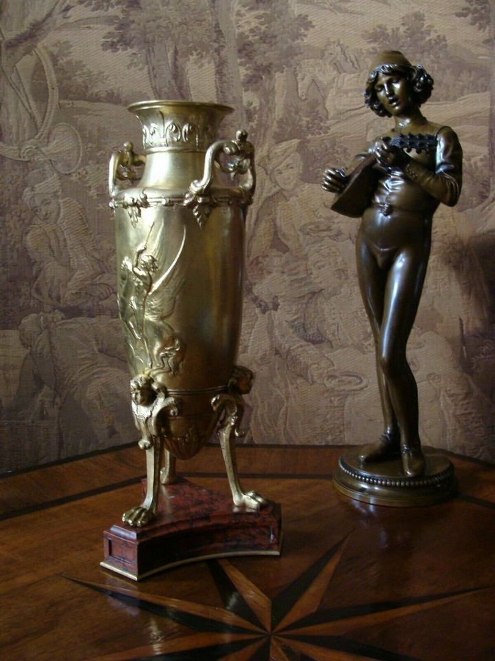 Bronze Vase Tafelaufsatz Urne Amphore Barbedienne Pegasus Relief in Rackwitz