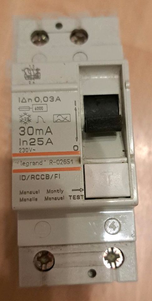 RCD FI 25/0,03A Legrand in Witzmannsberg