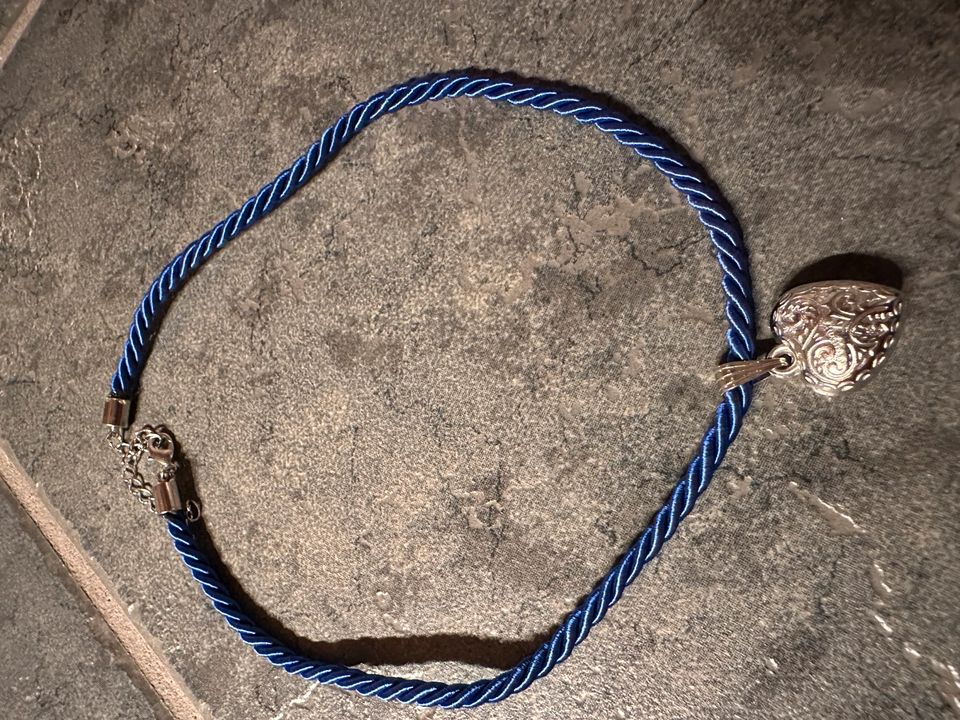 Trachtenschmuck Halsketten mit Anhänger Swaroski Kristalle in Rosenheim