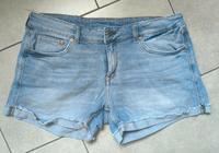 H&M Jeansshorts * Jeans * kurze Hose * Größe 42 * XL * neuwertig Hessen - Offenbach Vorschau