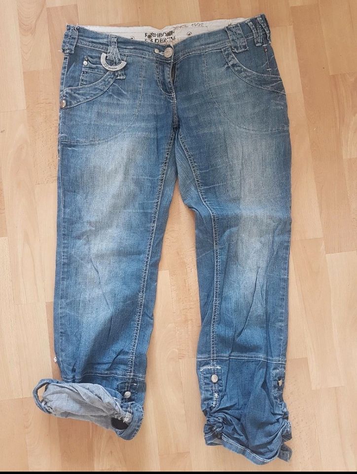 Fishbone New Yorker sommer Capri jeans 7/8 3/4 Krempeln S 28 in Schönaich