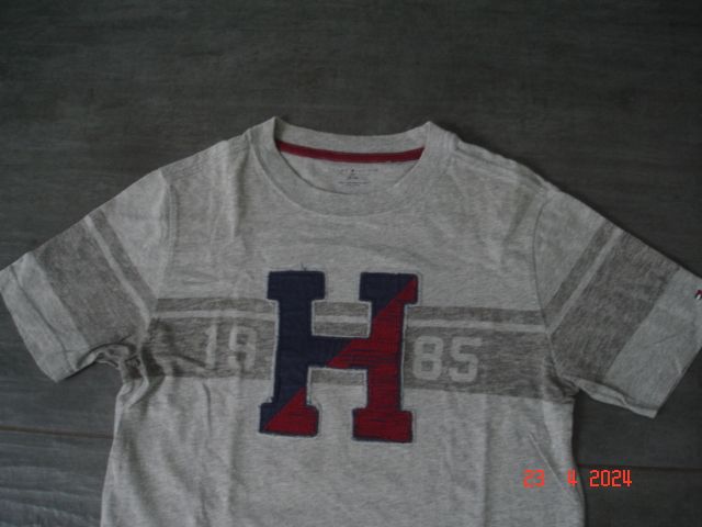 neuw. TOMMY HILFIGER T-Shirt T´Shirt Shirt Hemd Gr. 140 in Haltern am See