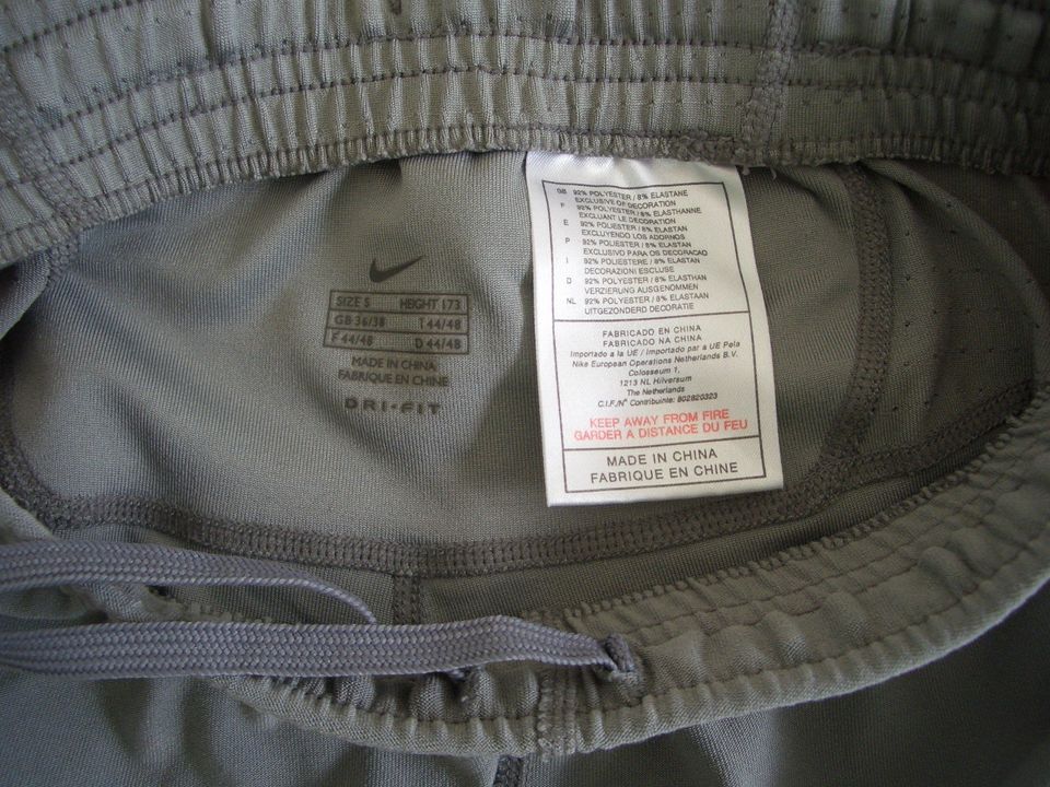 NIKE Laufshorts Gr. S • NEU • mit Schlüsseltasche • in Utzerath