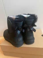 UGG Mini Bailey Bow Boots mit Schleife in Schwarz Größe 38 - NEU! Nordrhein-Westfalen - Bergheim Vorschau