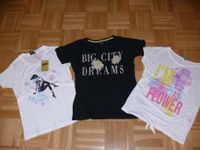 3 T-Shirts von Benetton,Blue Seven,UP Top Gr.164 Nordrhein-Westfalen - Hattingen Vorschau