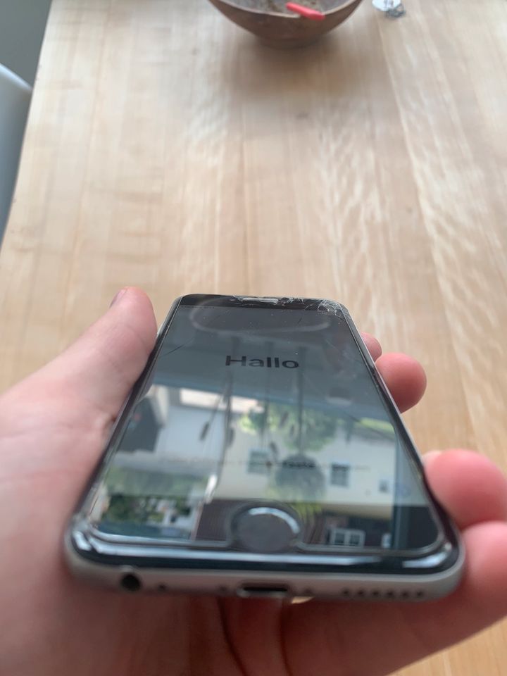 ⭐️ iPhone 6 64GB spacegrau - OVP - Displayschaden in Beilngries