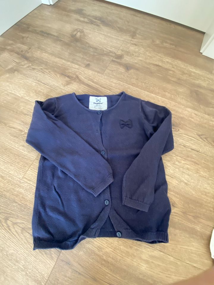 Bekleidungspaket 98/104 Jeansjacke Blusen Name it eat Ants neu in Oelsnitz / Vogtland