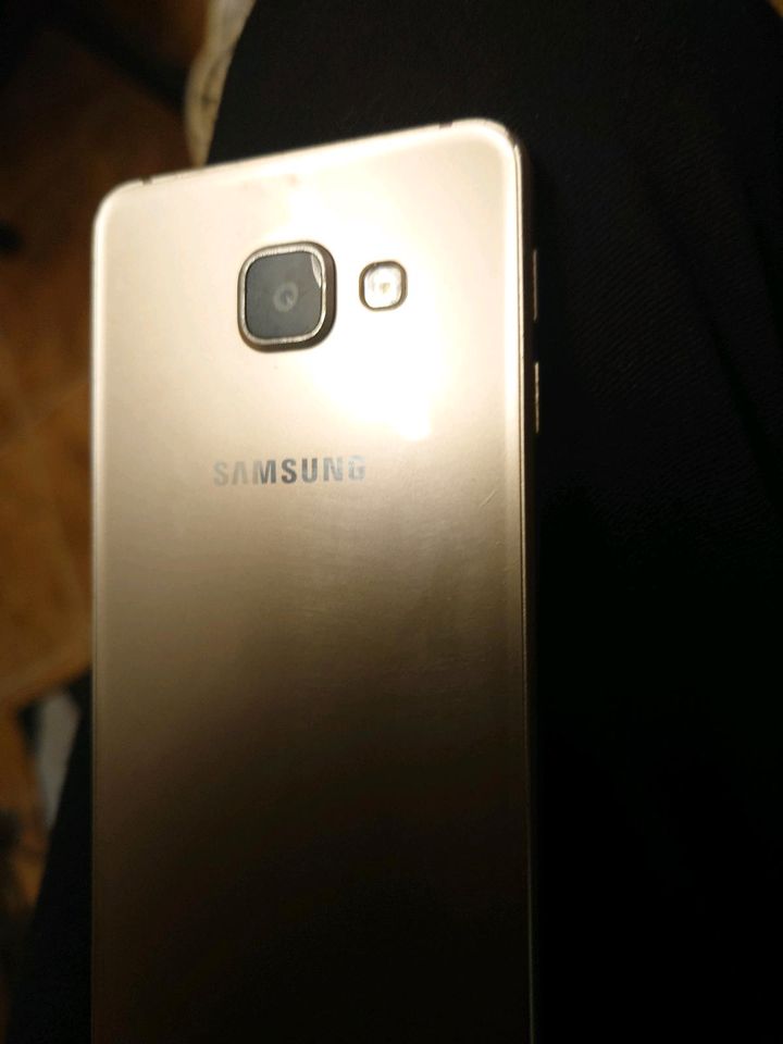 Samsung Galaxy sm-a310f in Farschweiler