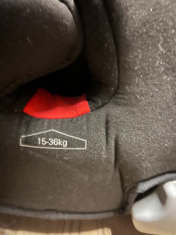 Recaro Kindersitz 15kg-36kg in Werdau