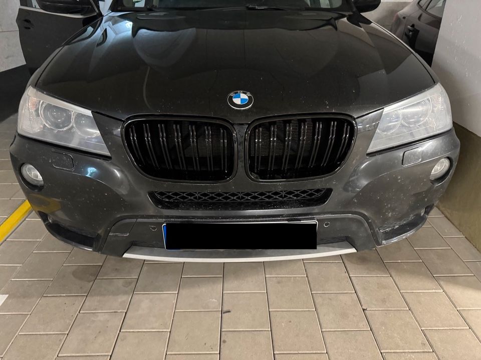 Nieren NEU BMW X3 F25 VFL M Grill Schwarz Hochglanz Kühlergrill in Bonn